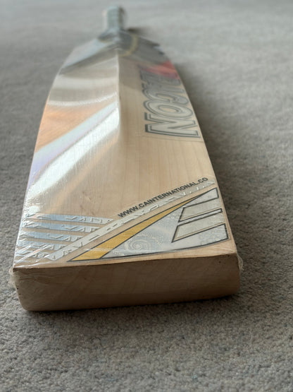 CA Gold Dragon Cricket Bat (2lb 6oz)