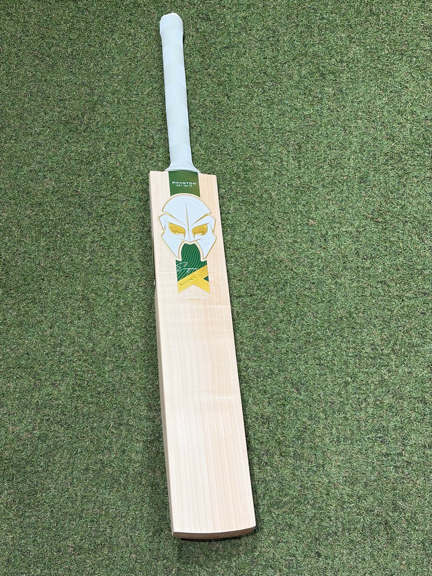 Phantom Enigma Custom Cricket Bat (2lb 10oz)