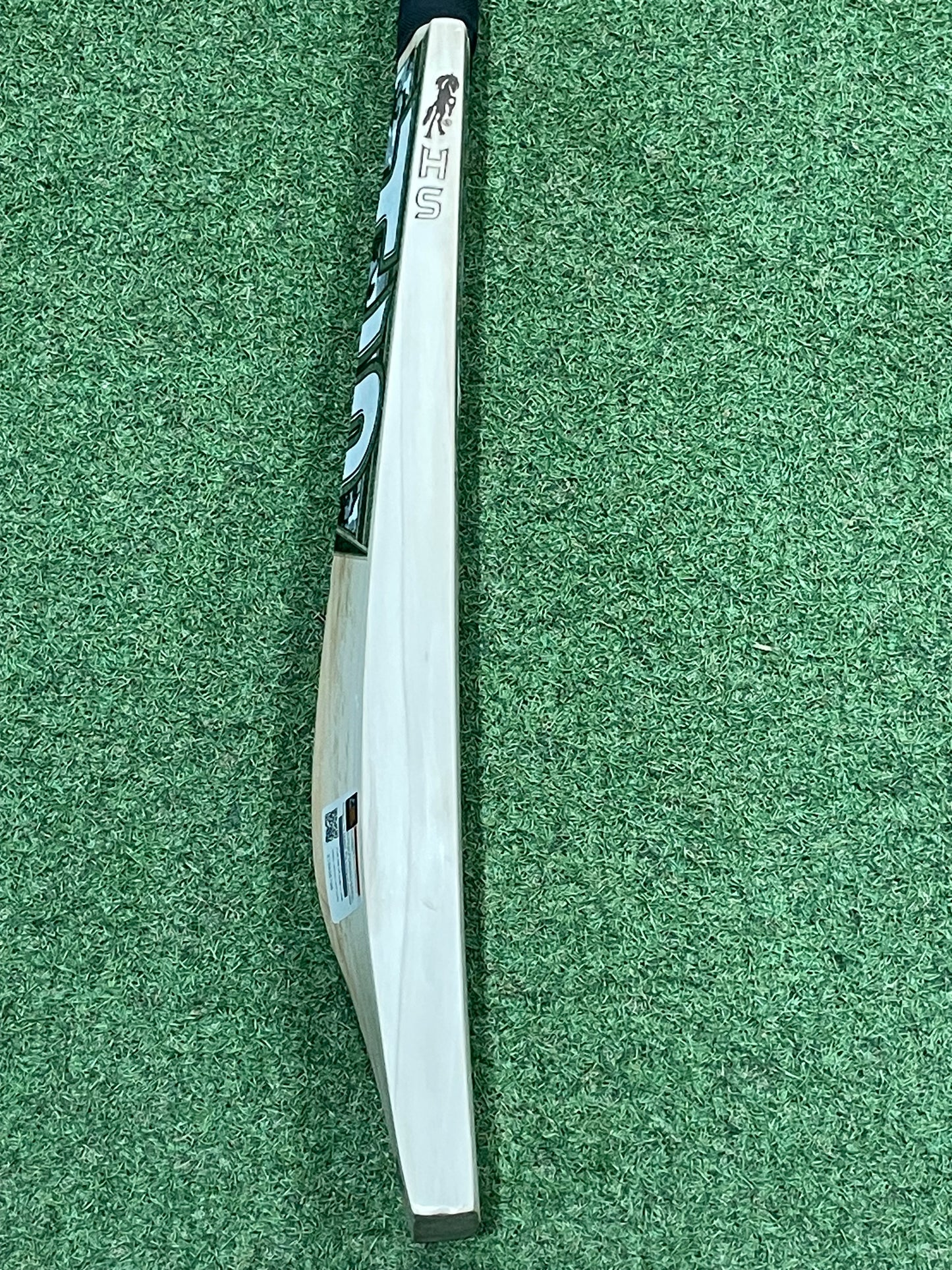 HS Core 9 Cricket Bat (2lb 8oz)