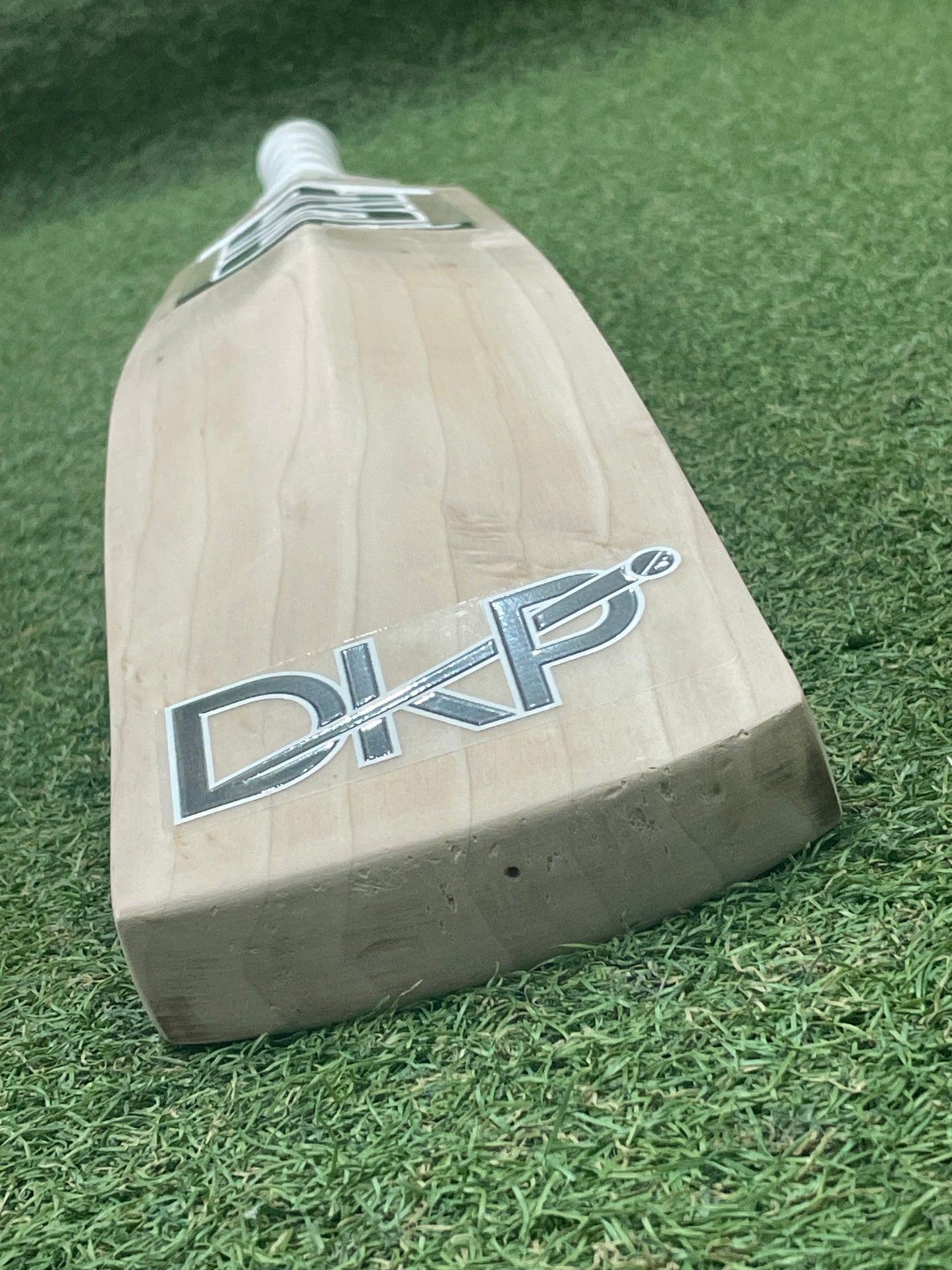 DKP Limited Edition Silver Cricket Bat (2lb 10oz)