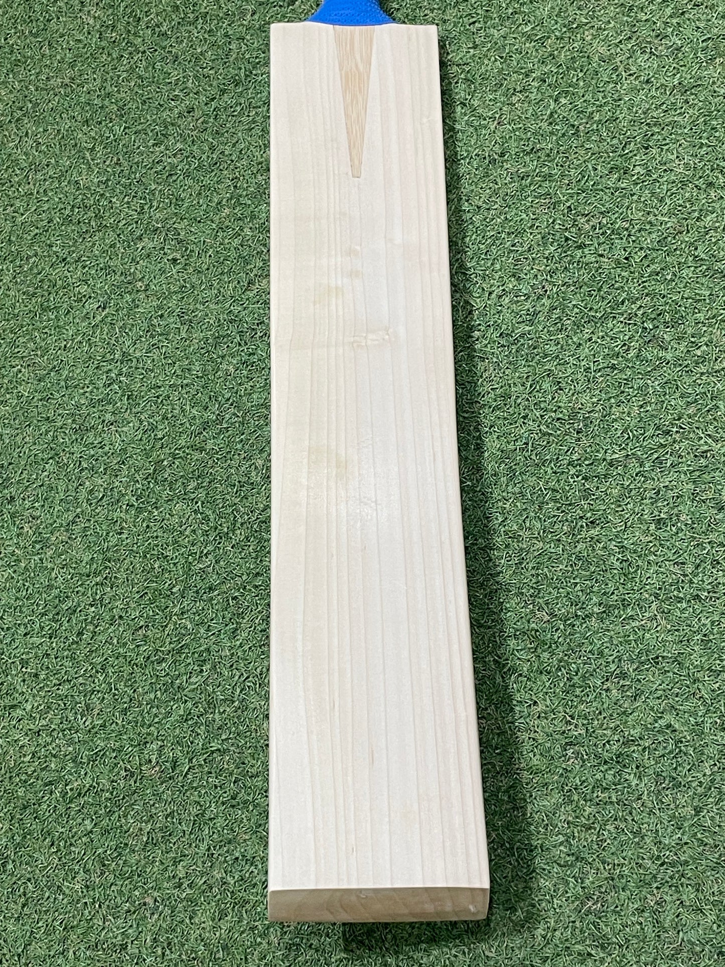 Plain Players UK Made Cricket Bat (2lb 9oz)