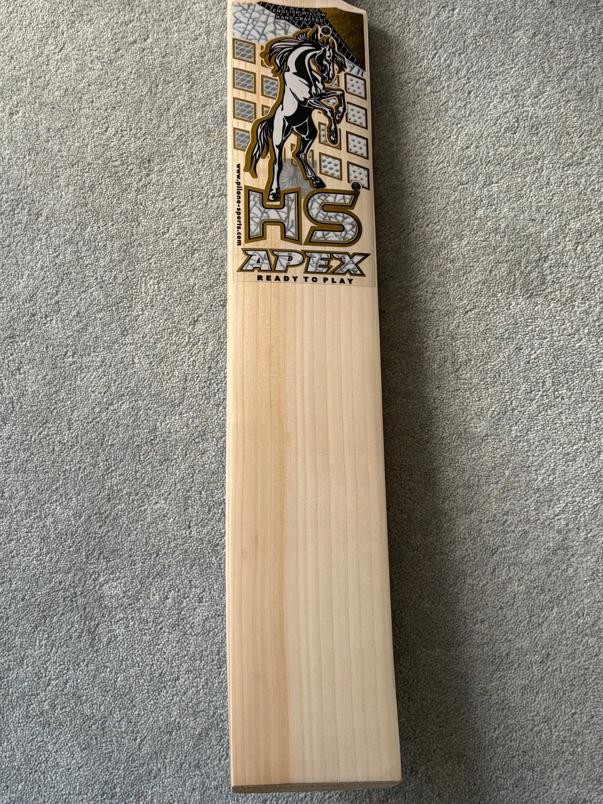 HS Apex Cricket Bat (2lb 10oz)