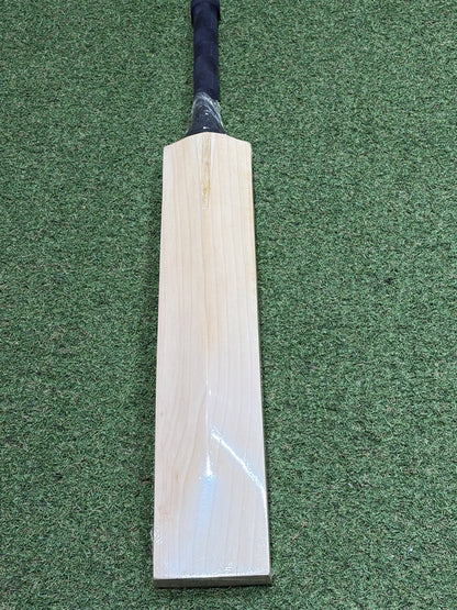 MB Malik UMZ Plain Players Cricket Bat (2lb 9oz)
