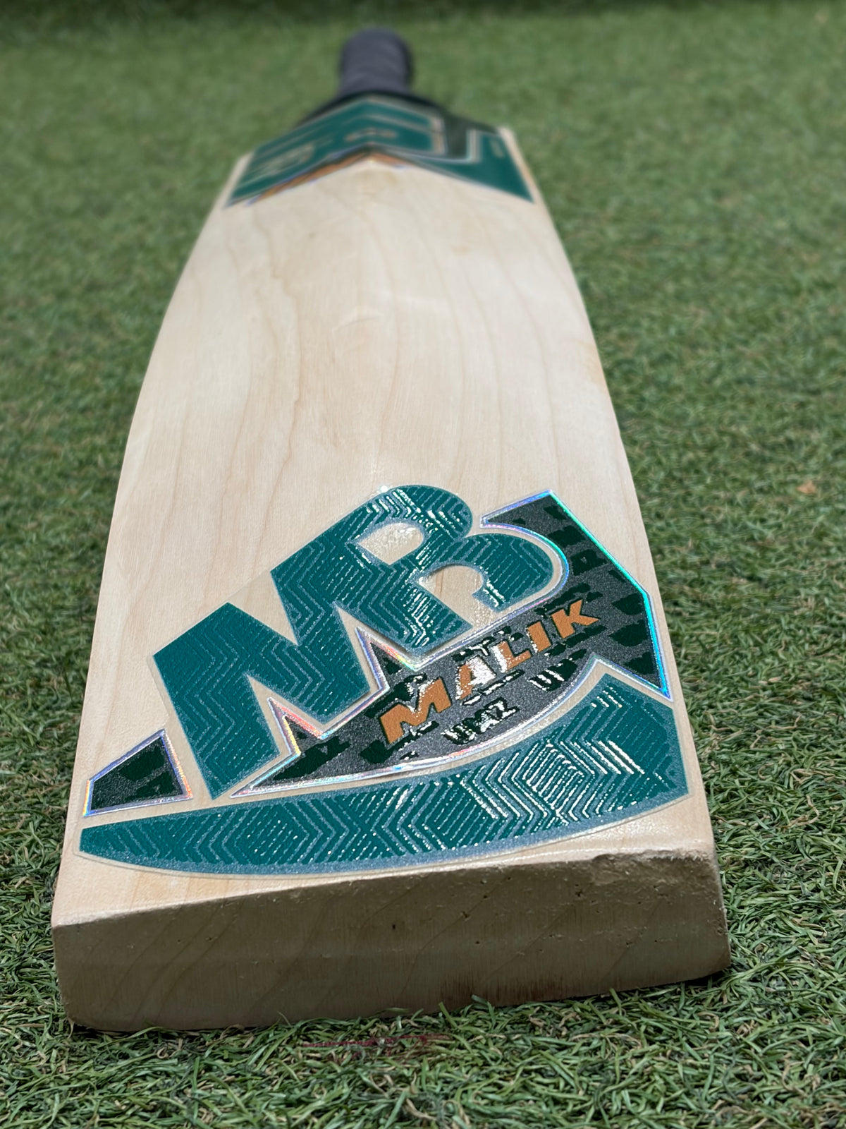MB Malik UMZ Signature Cricket Bat (2lb 9oz)