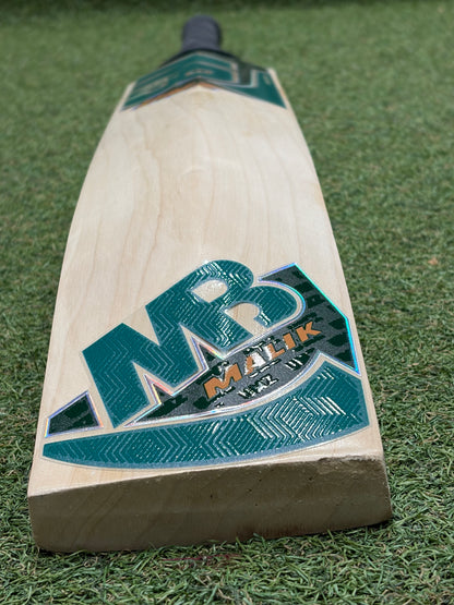 MB Malik UMZ Signature Cricket Bat (2lb 9oz)