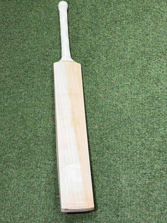 Plain English Willow Cricket Bat (2lb 9oz)