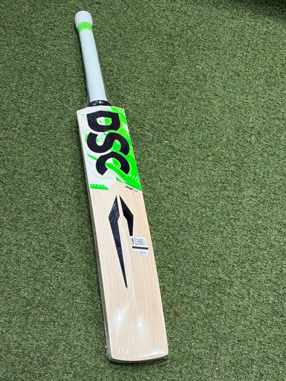DSC Split 222 Cricket Bat (2lb 9oz)
