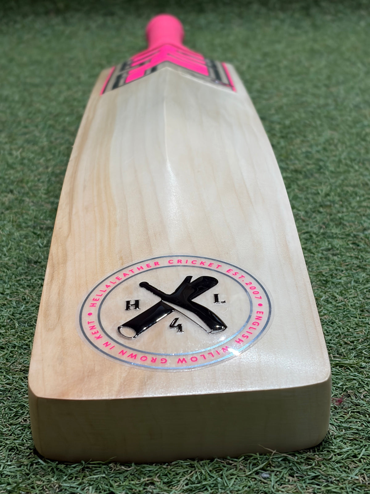 Hell 4 Leather (H4L) Pro Grade Cricket Bat (2lb 10oz)