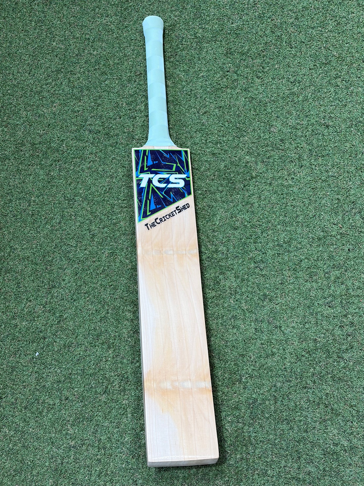 TCS Camo Edition Butterfly Cricket Bat (2lb 9oz)