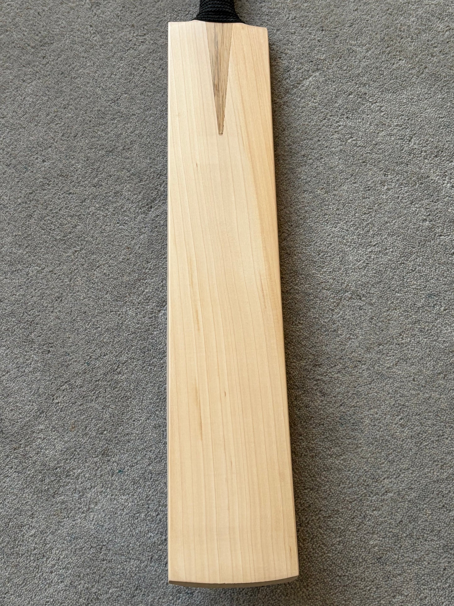Plain Players UK Made Cricket Bat (2lb 8oz)