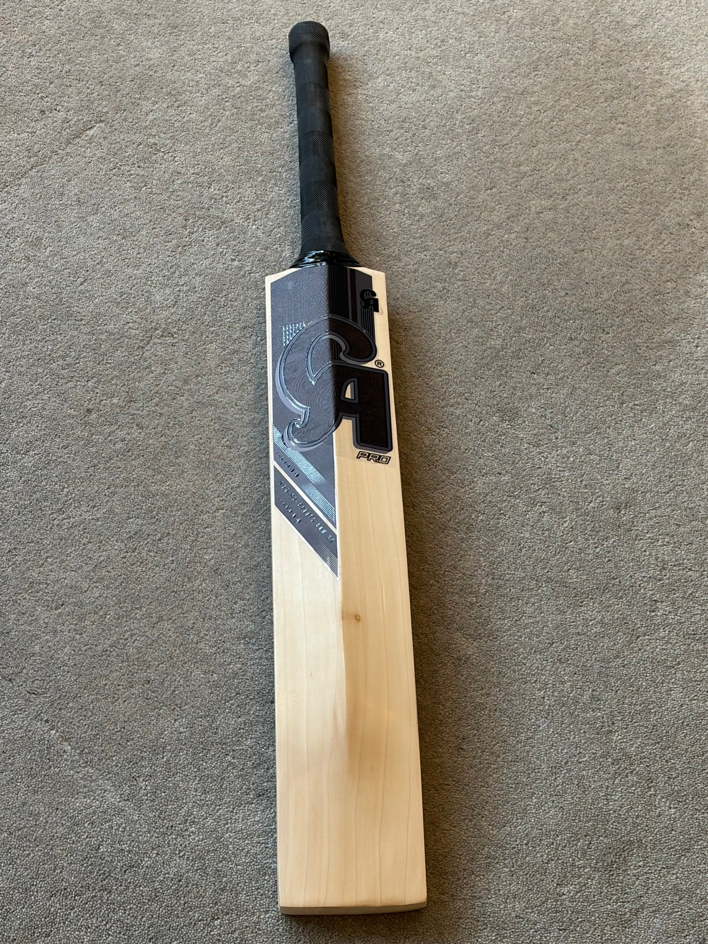 CA Pro Blackout LE Cricket Bat (2lb 8oz)