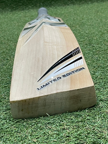 CA Pro Professional Players Asif Ali Cricket Bat (2lb 10oz)