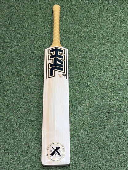 Hell 4 Leather (H4L) Pro Grade Cricket Bat (2lb 10oz)