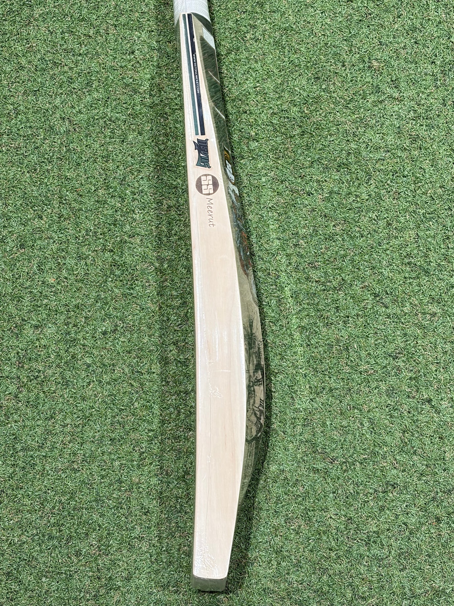 SS Devils Green Cricket Bat (2lb 11oz)