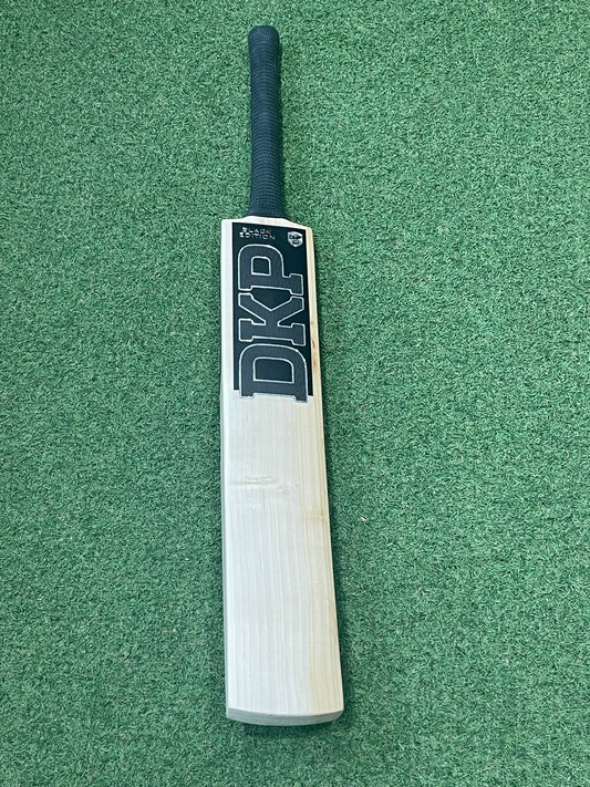 DKP Black Edition Cricket Bat (2lb 8oz)