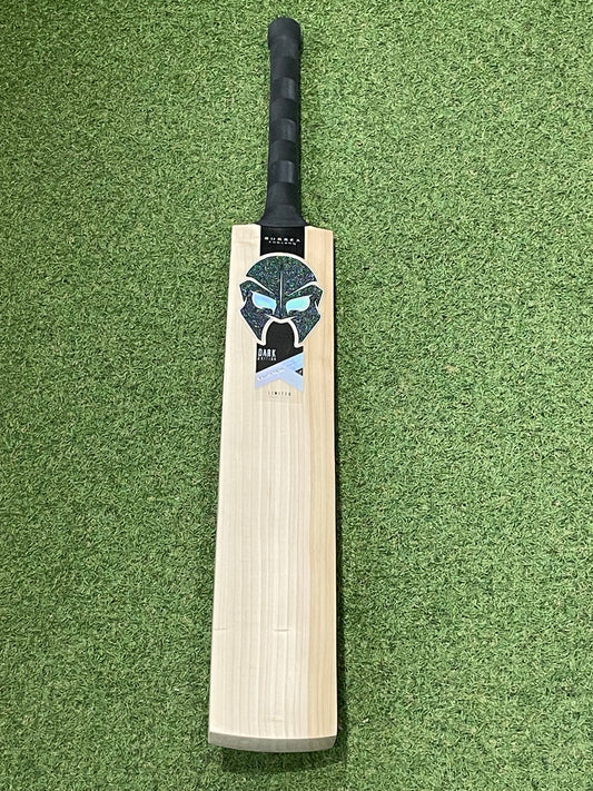 Phantom Dark Edition LE Cricket Bat (2lb 10oz)