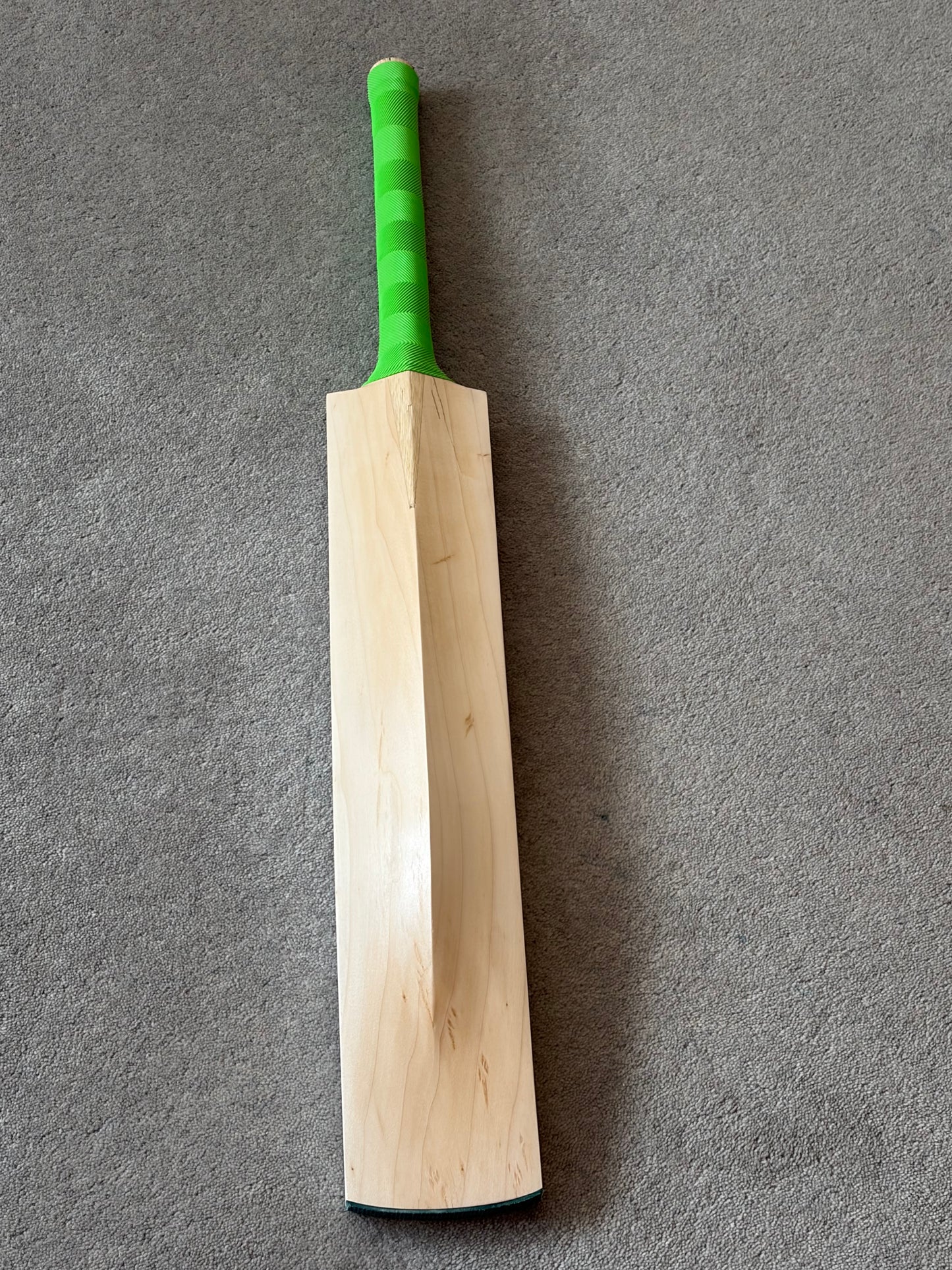 Plain High Grade UK Made Cricket Bat (2lb 11oz)