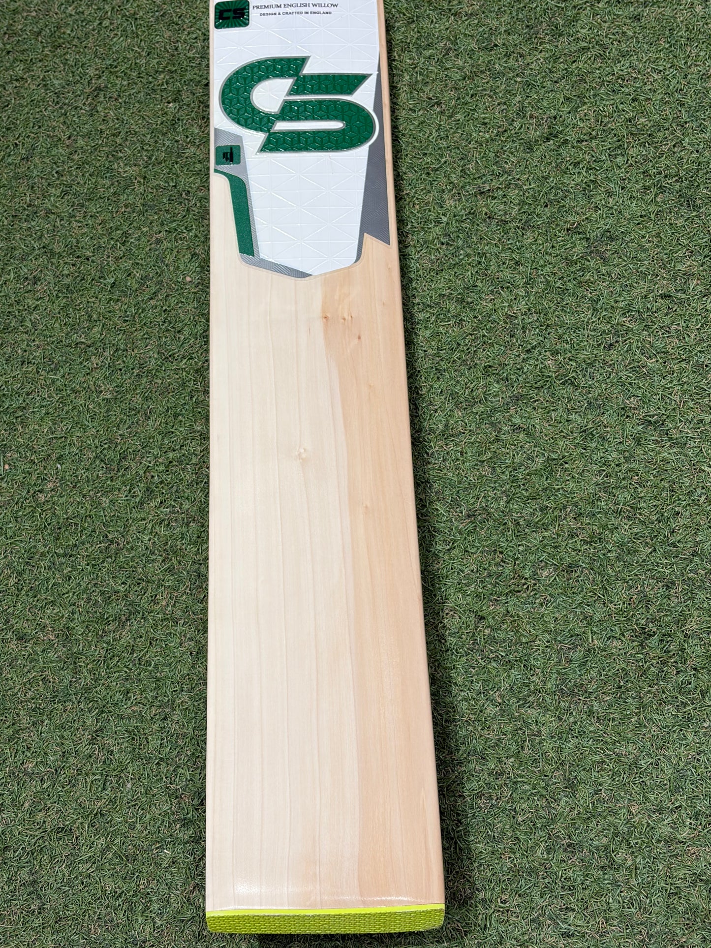 Cricket Station Saim Ayub 5 Star Cricket Bat (2lb 12oz)