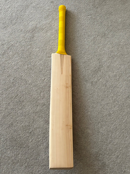 CA Plain Customised Cricket Bat (2lb 7oz)