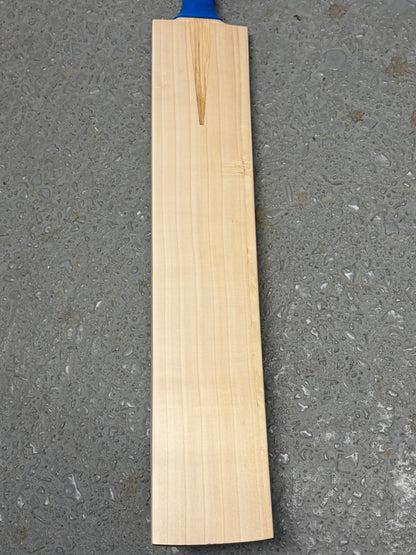 Plain UK Made Cricket Bat (2lb 9oz)