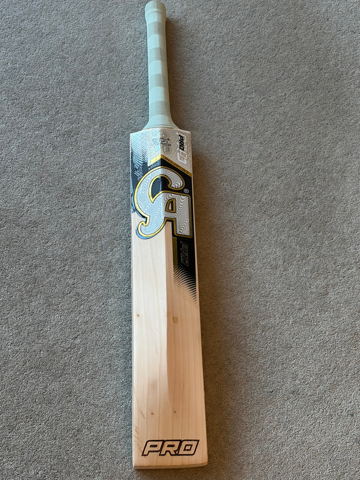 CA Pro 18k Professional Players Shadab Khan Cricket Bat (2lb 8oz)