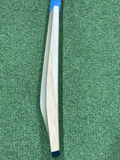 Plain Players UK Made Cricket Bat (2lb 8oz)