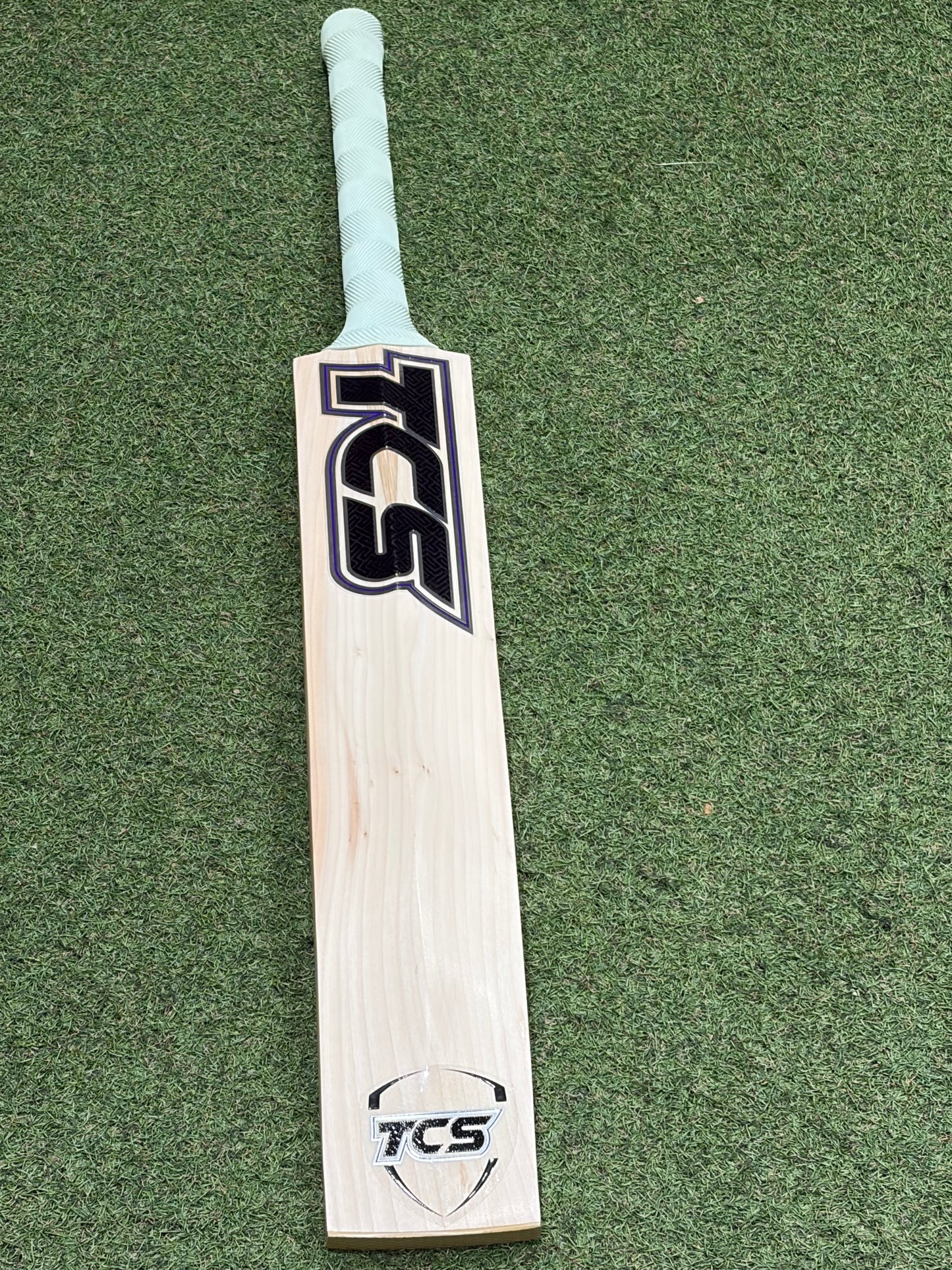 TCS Elite Harrow Size Junior Cricket Bat (2lb 5oz)