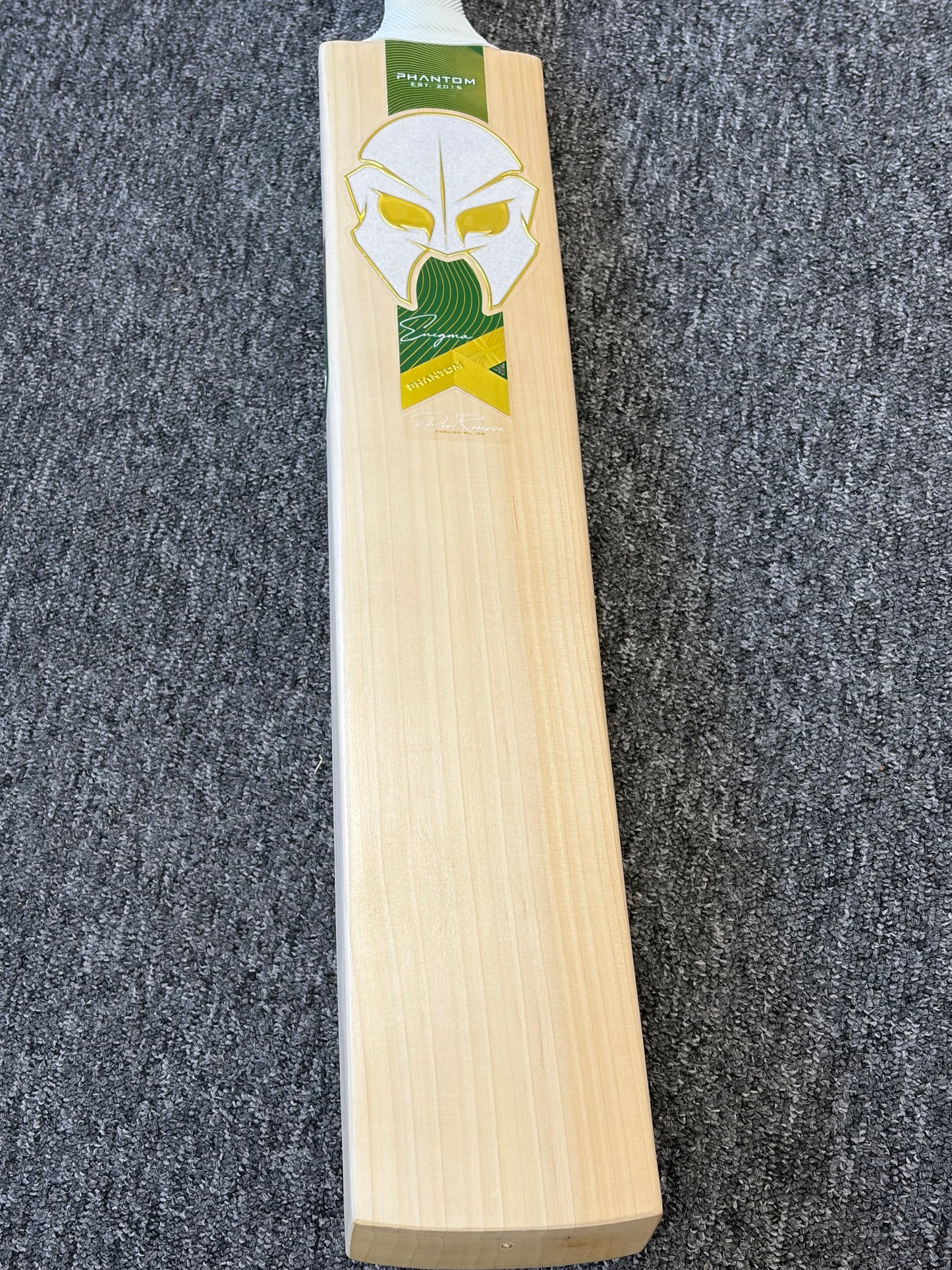 Phantom Enigma Pro-R Cricket Bat (3lb)