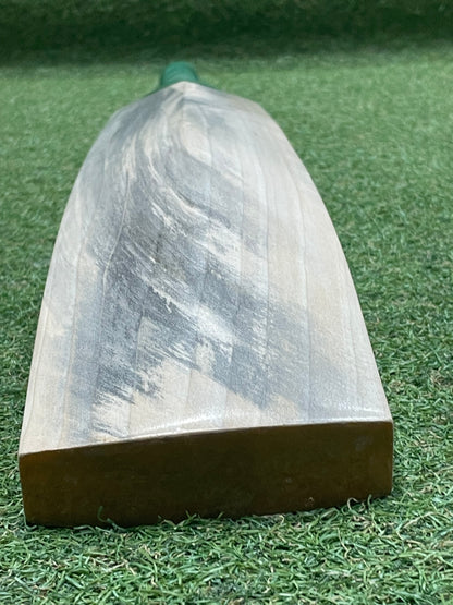 MB Malik Plain Cricket Bat (2lb 8oz)