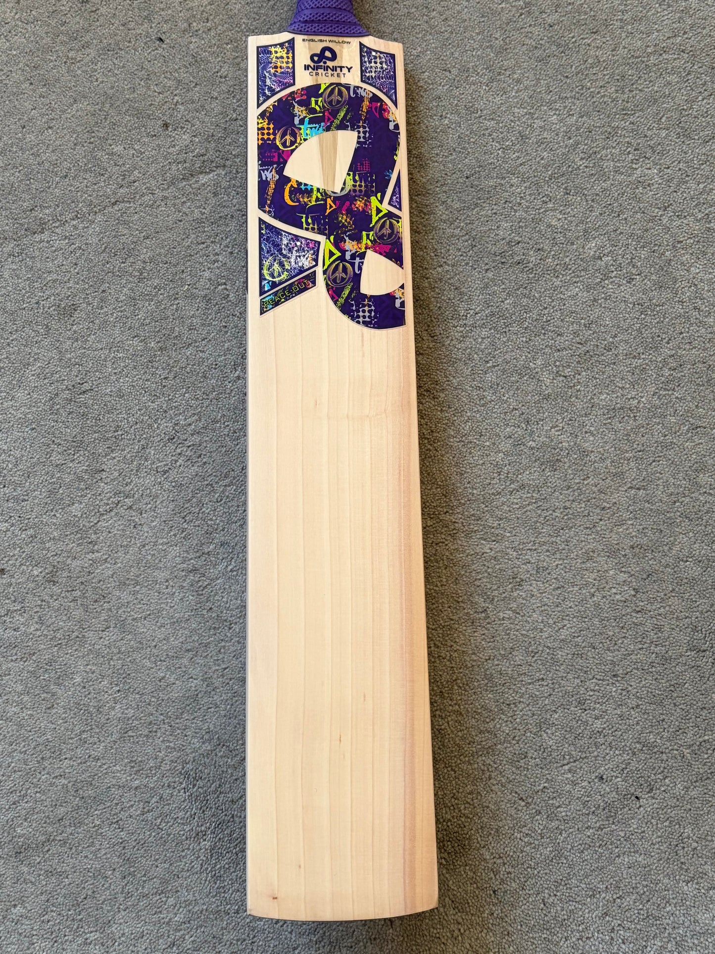 Infinity Peace Out Cricket Bat (2lb 13oz)