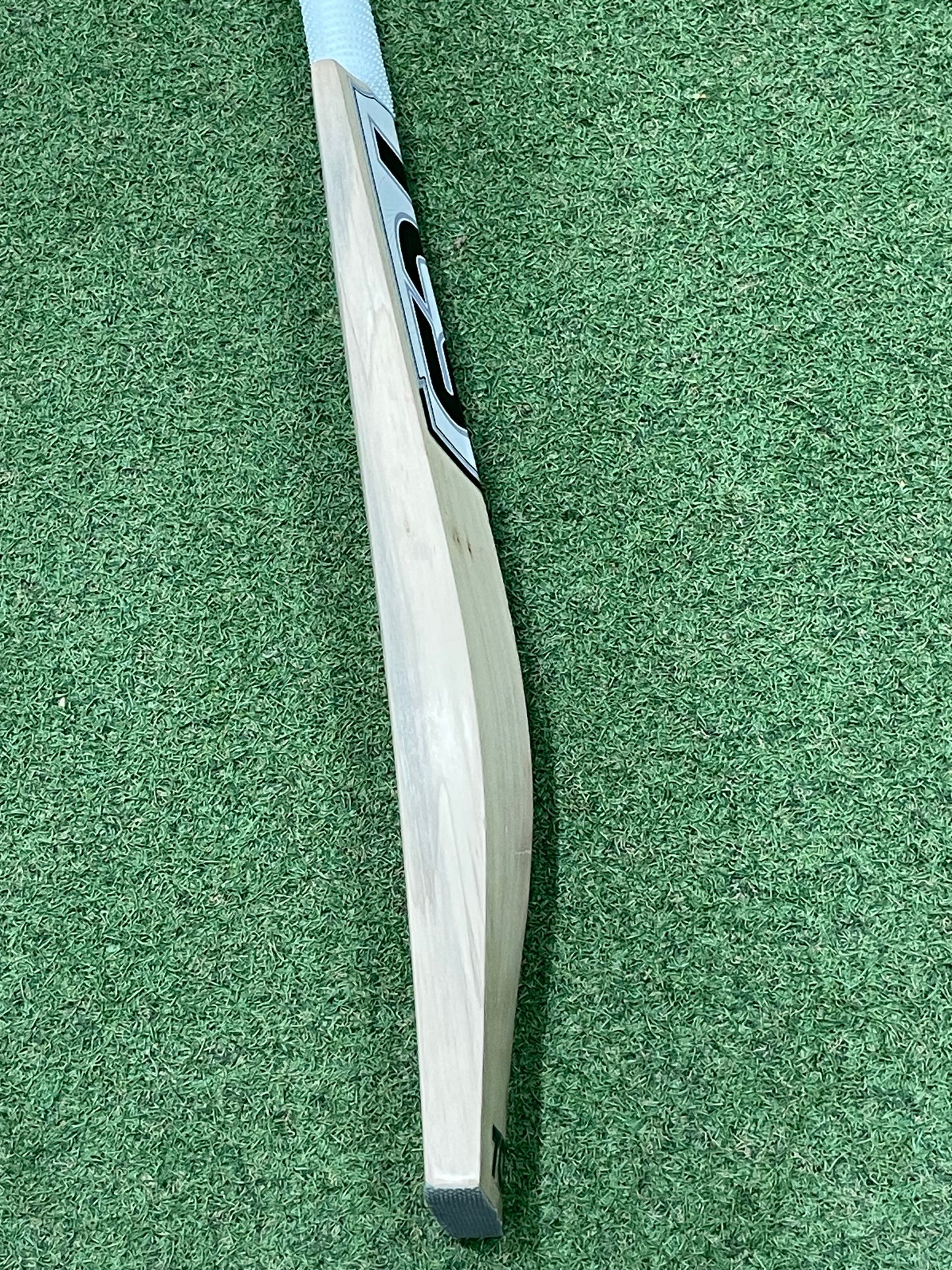 TCS White Edition Cricket Bat (2lb 8oz)