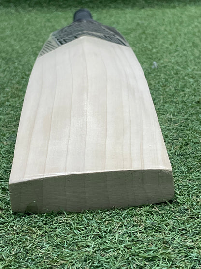 MB Malik UMZ Goat Cricket Bat (2lb 9oz)