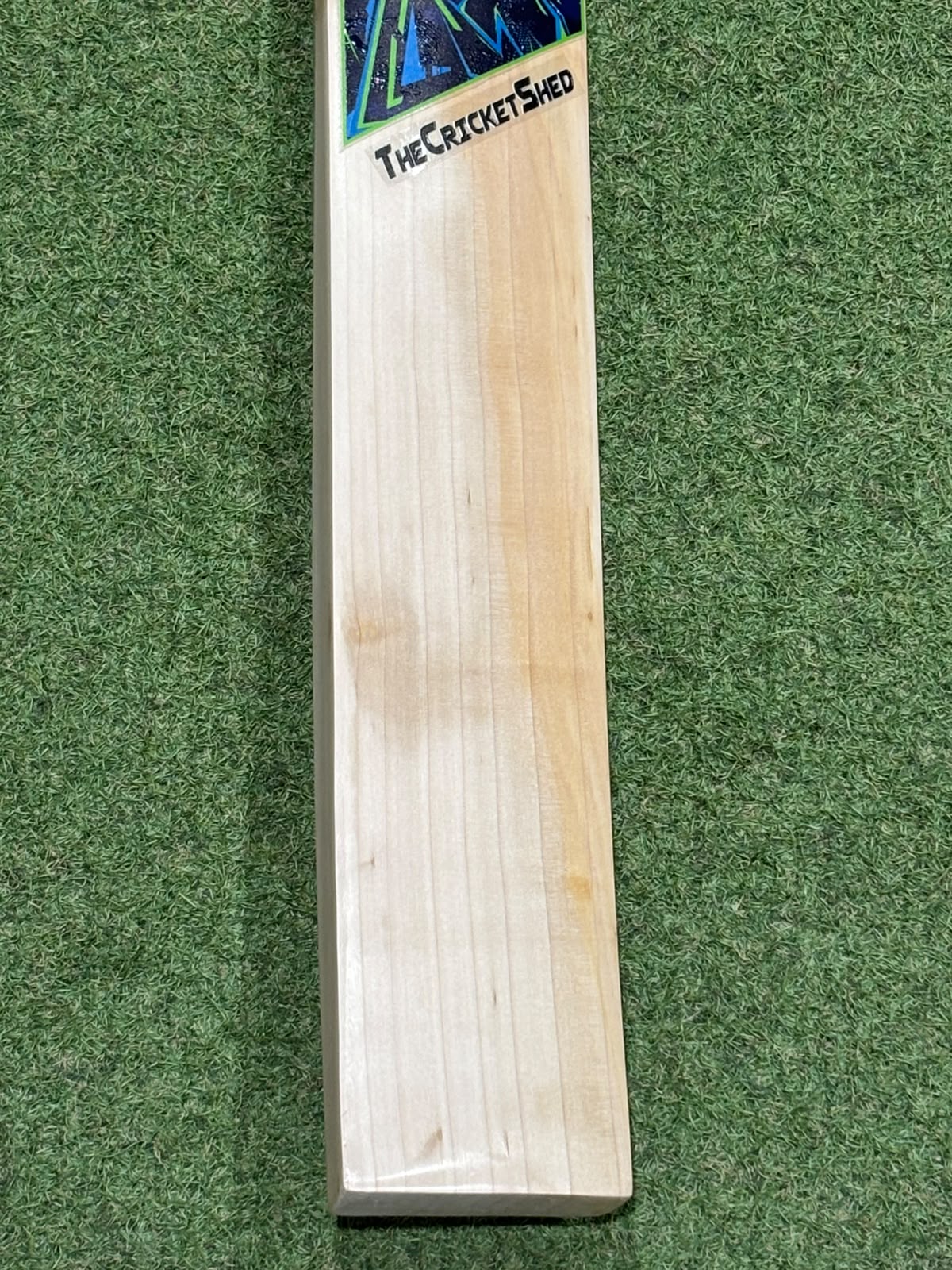 TCS Camo Edition Butterfly Cricket Bat (2lb 7oz)