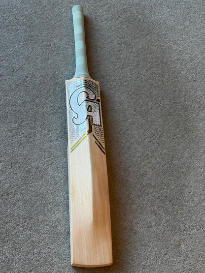 CA Gold Dragon Professional Players Abdullah Shafique Cricket Bat (2lb 8oz)