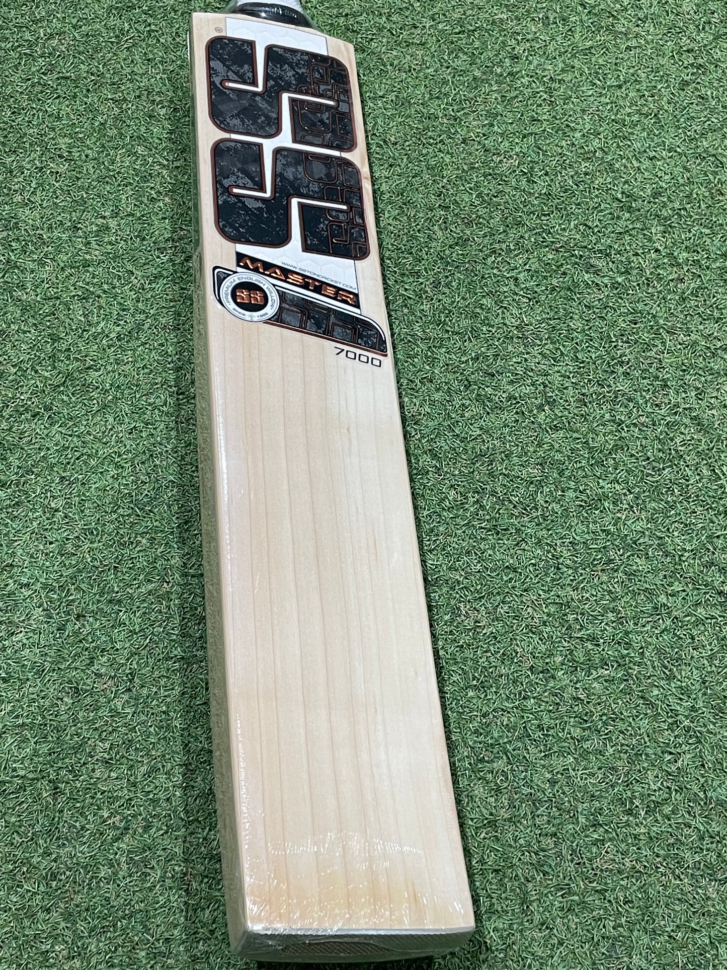 SS Ton Master 7000 Cricket Bat (2lb 10oz)