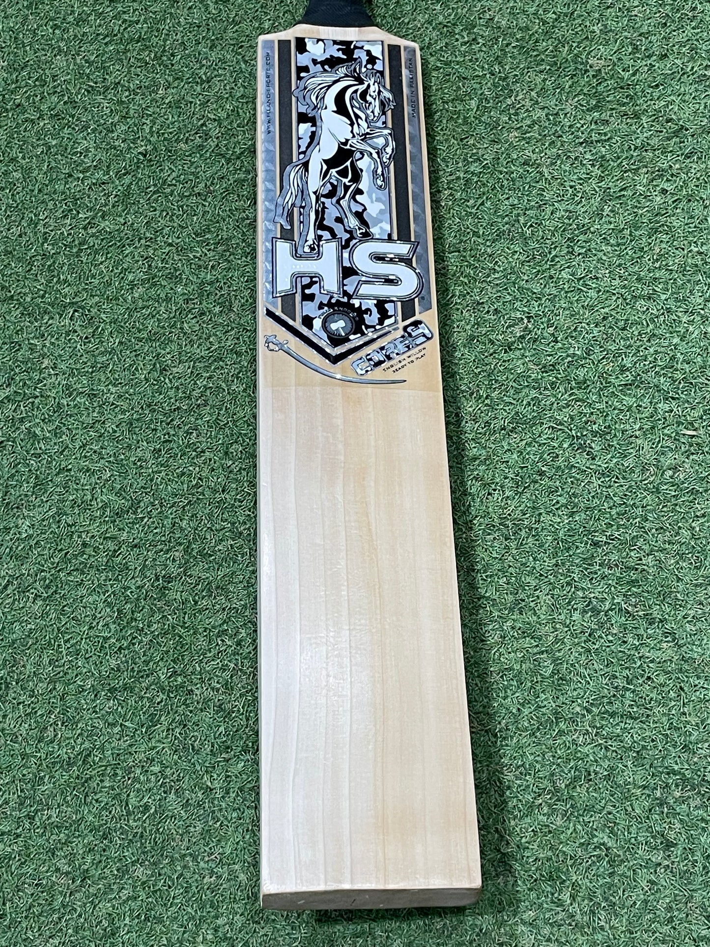 HS Core 9 Cricket Bat (2lb 8oz)