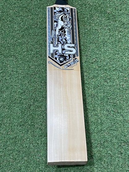 HS Core 9 Cricket Bat (2lb 8oz)