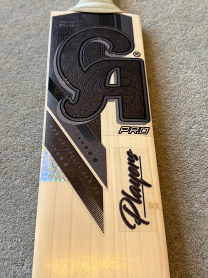 CA Pro Blackout Players Cricket Bat (2lb 10oz)