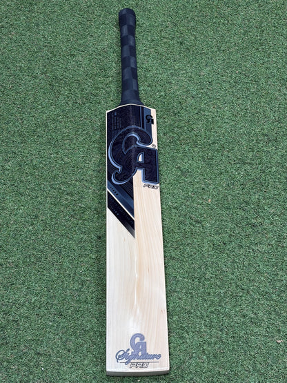 CA Blackout Signature Harrow Junior Cricket Bat (2lb 4oz)