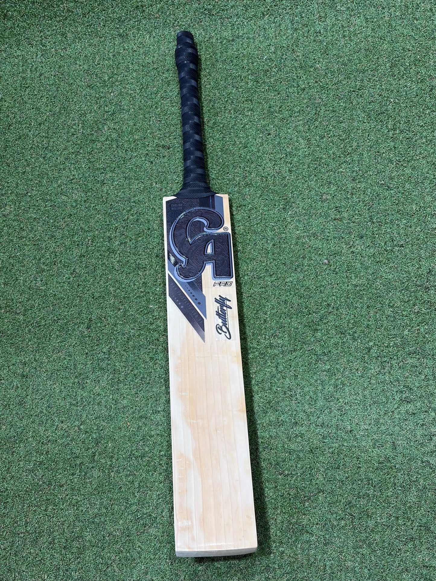 CA Blackout Butterfly Cricket Bat (2lb 10oz)