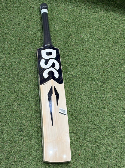 DSC Blak 300 Cricket Bat (2lb 8oz)