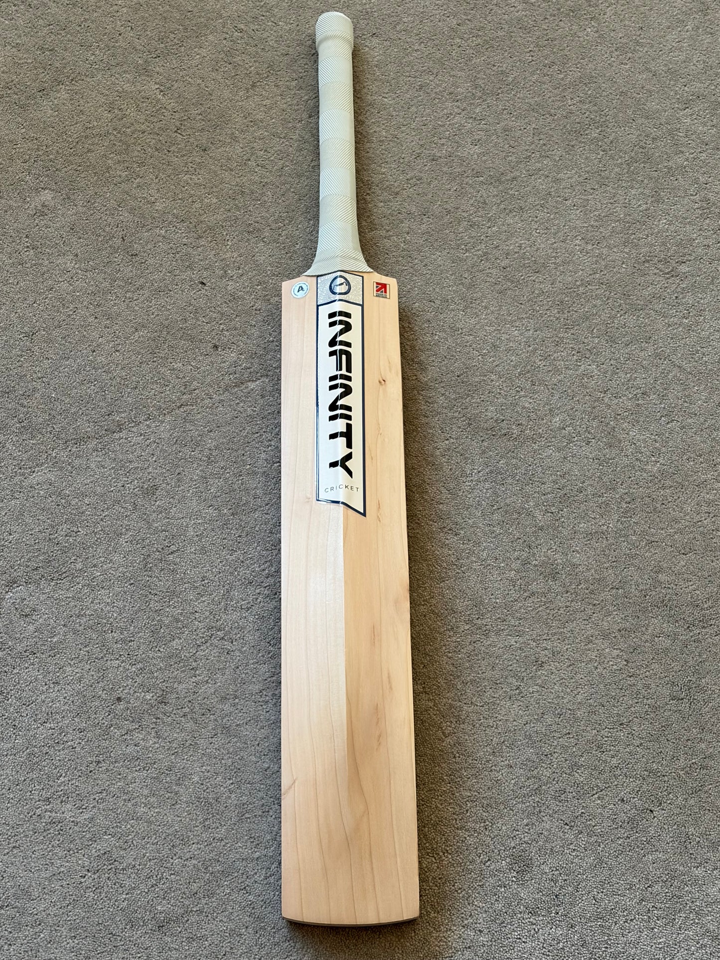 Infinity Performance Cricket Bat (2lb 12oz)