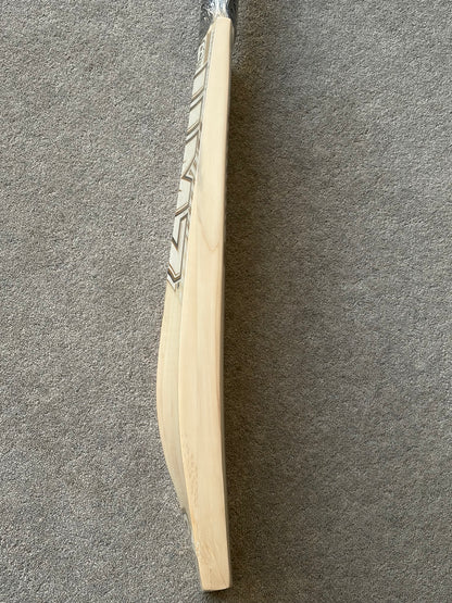 MB Malik UMZ Players Laminate (Double Wood) Cricket Bat (2lb 10oz)