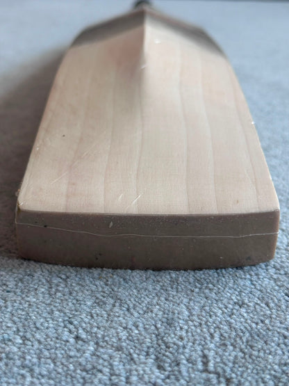 Plain Laminate Cricket Bat (2lb 8oz)