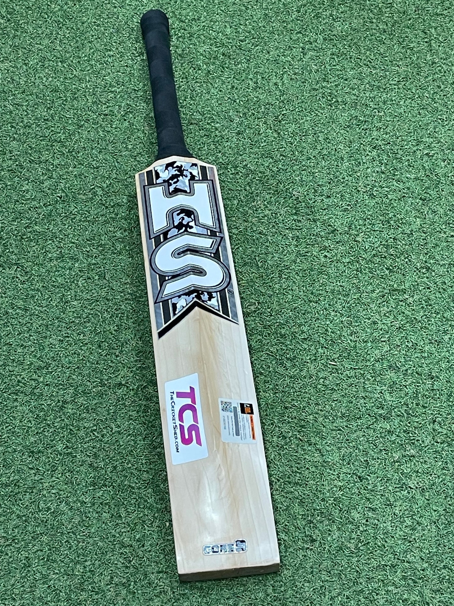 HS Core 9 Cricket Bat (2lb 8oz)
