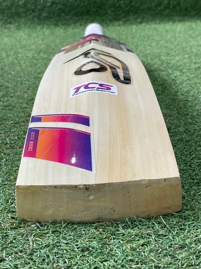 Kookaburra Aura Pro 2.0 Cricket Bat (2lb 9oz)