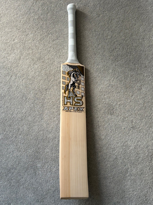 HS Apex Cricket Bat (2lb 10oz)