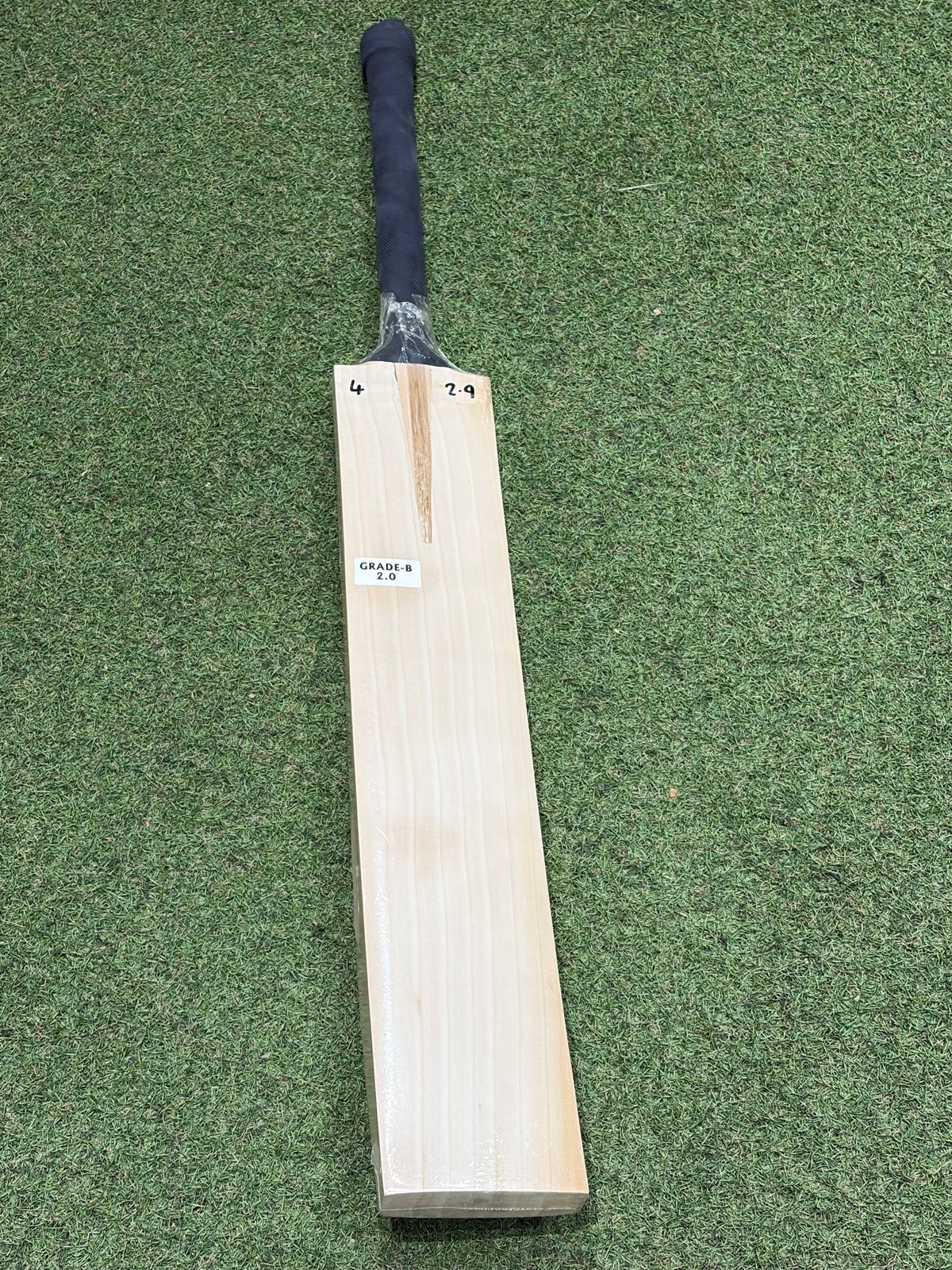 MB Malik Plain Cricket Bat (2lb 9oz)