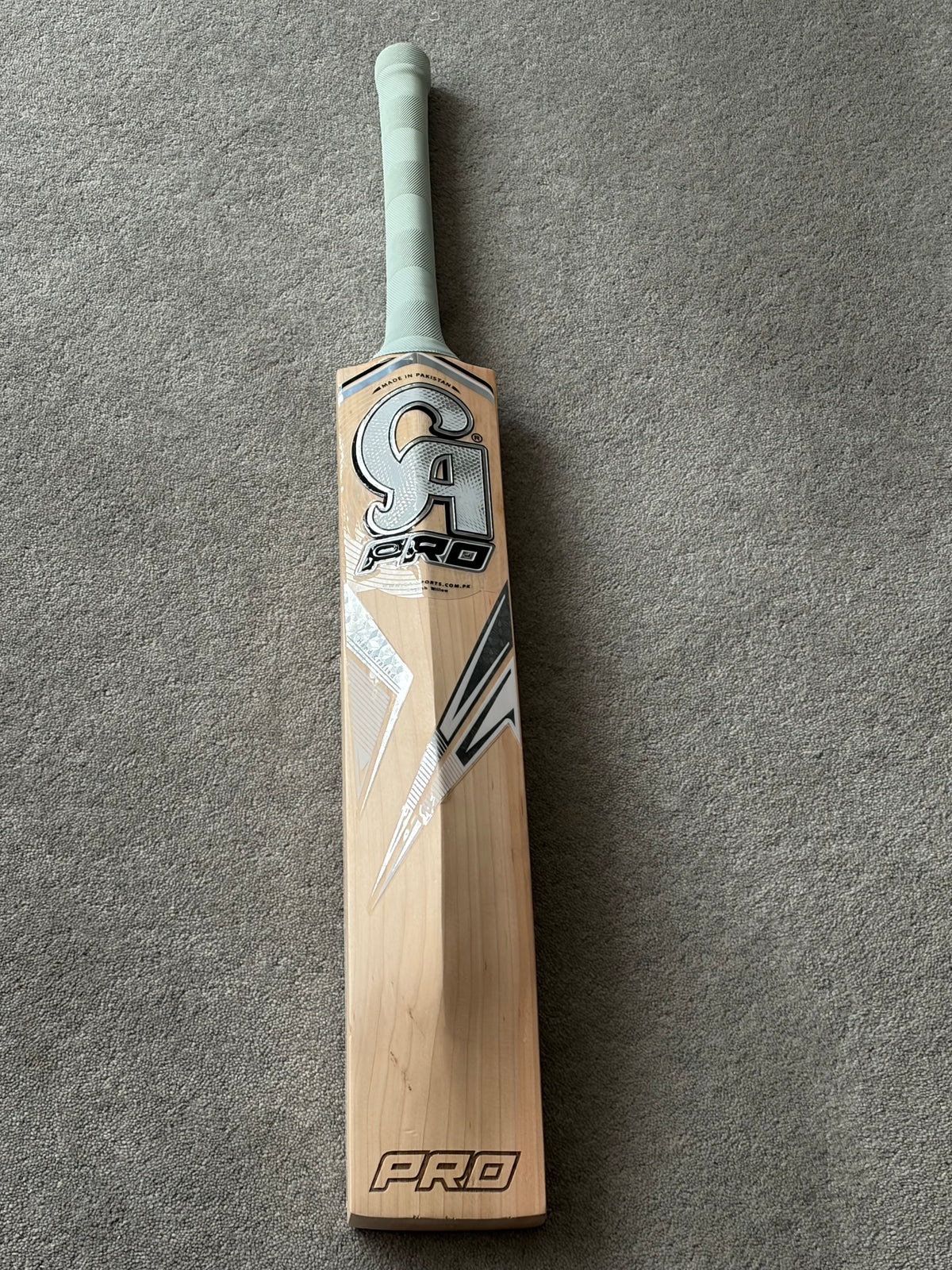 CA Pro Limited Edition Professional Players Asif Ali Cricket Bat (2lb 9oz)