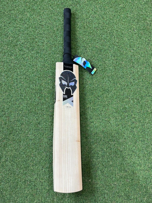 Phantom Dark Edition LE Cricket Bat (2lb 11oz)